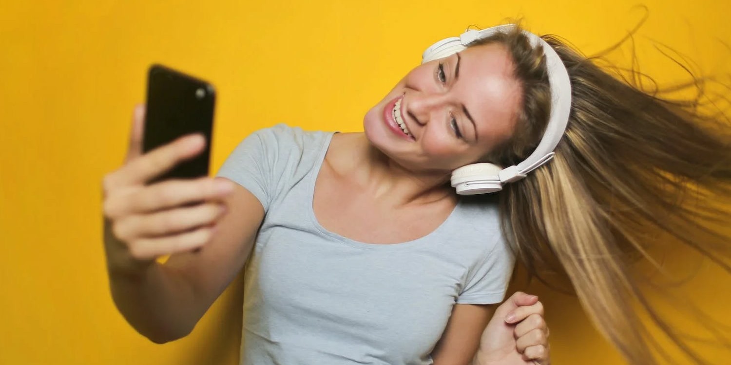 Listening to music in Spanish