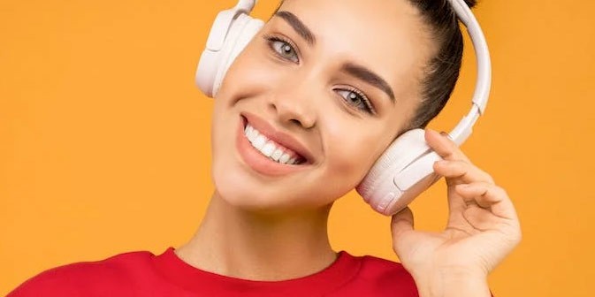 ¿Escuchar en español? ¡No hay problema!