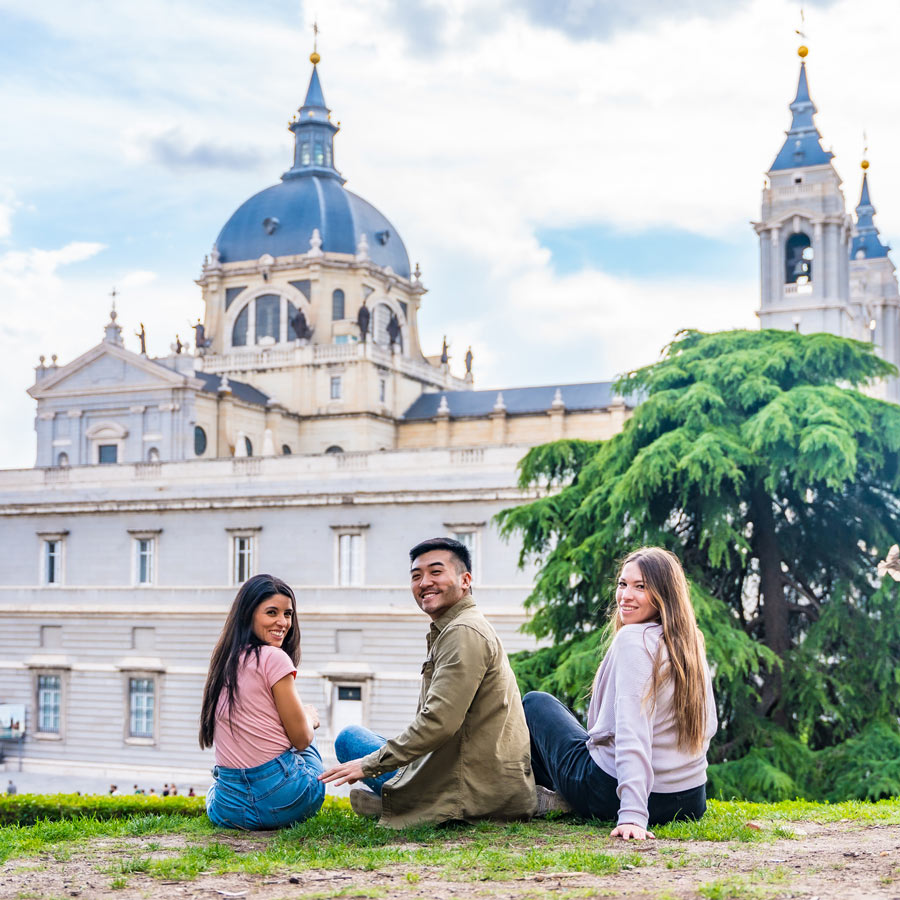 Learn Spanish through Hablamos Intensive Courses